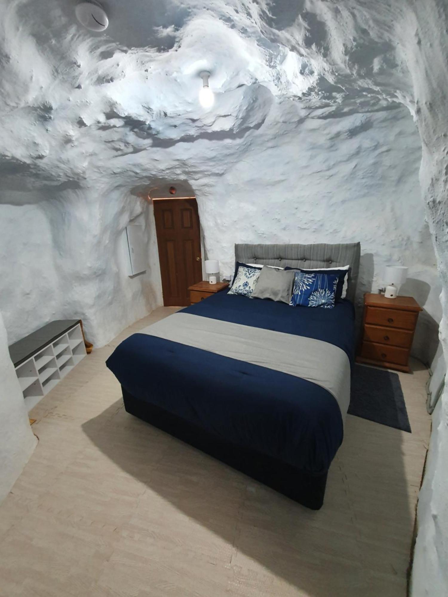 Fossickers Den Dugout Accommodation White Cliffs ภายนอก รูปภาพ